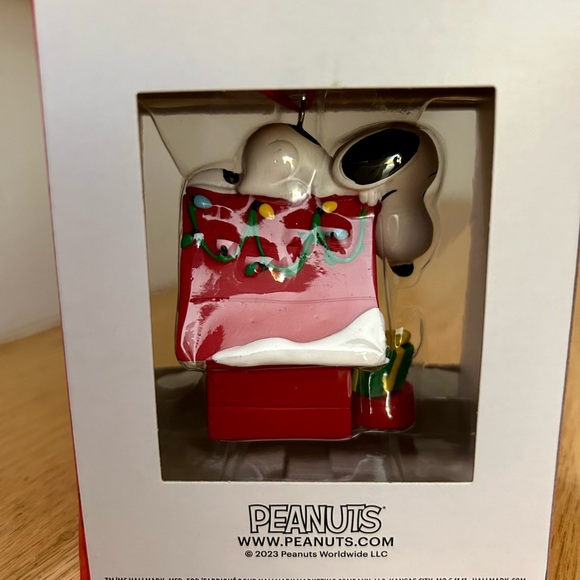 Snoopy Christmas Ornament- New in Box - Picture 3 of 3